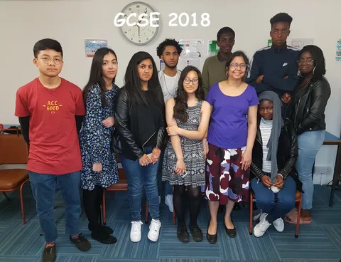 Learn to Excel GCSE class of 2018, students and tutors at our Reading centre