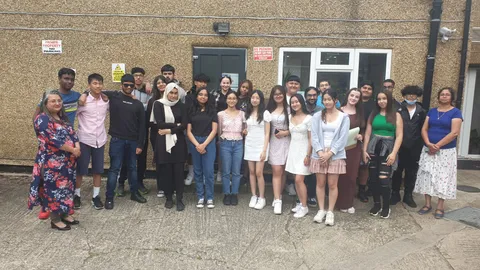 Learn to Excel GCSE class of 2022, students and tutors at our Reading centre